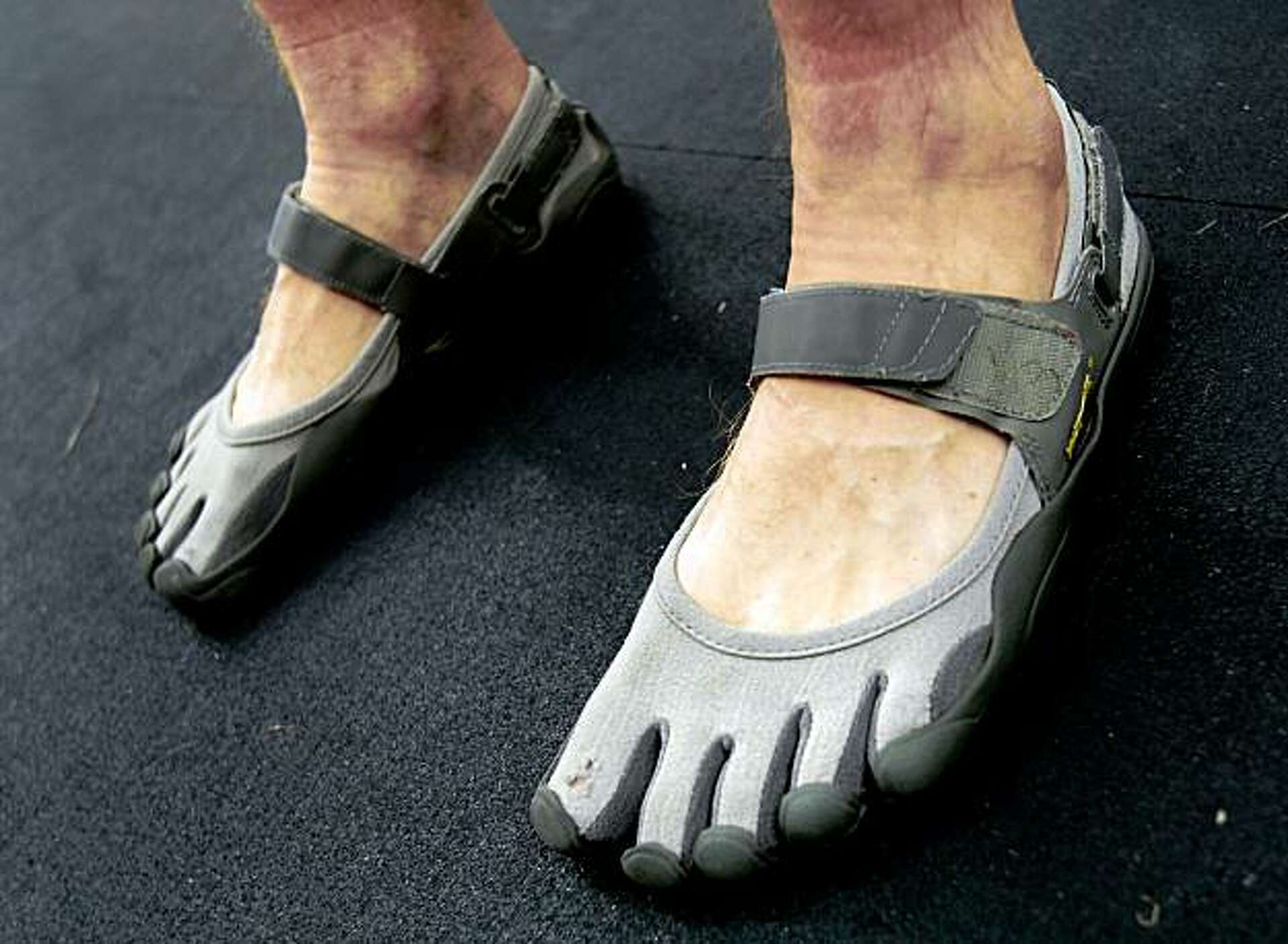 Vibram s FiveFingers foot gloves runaway hit