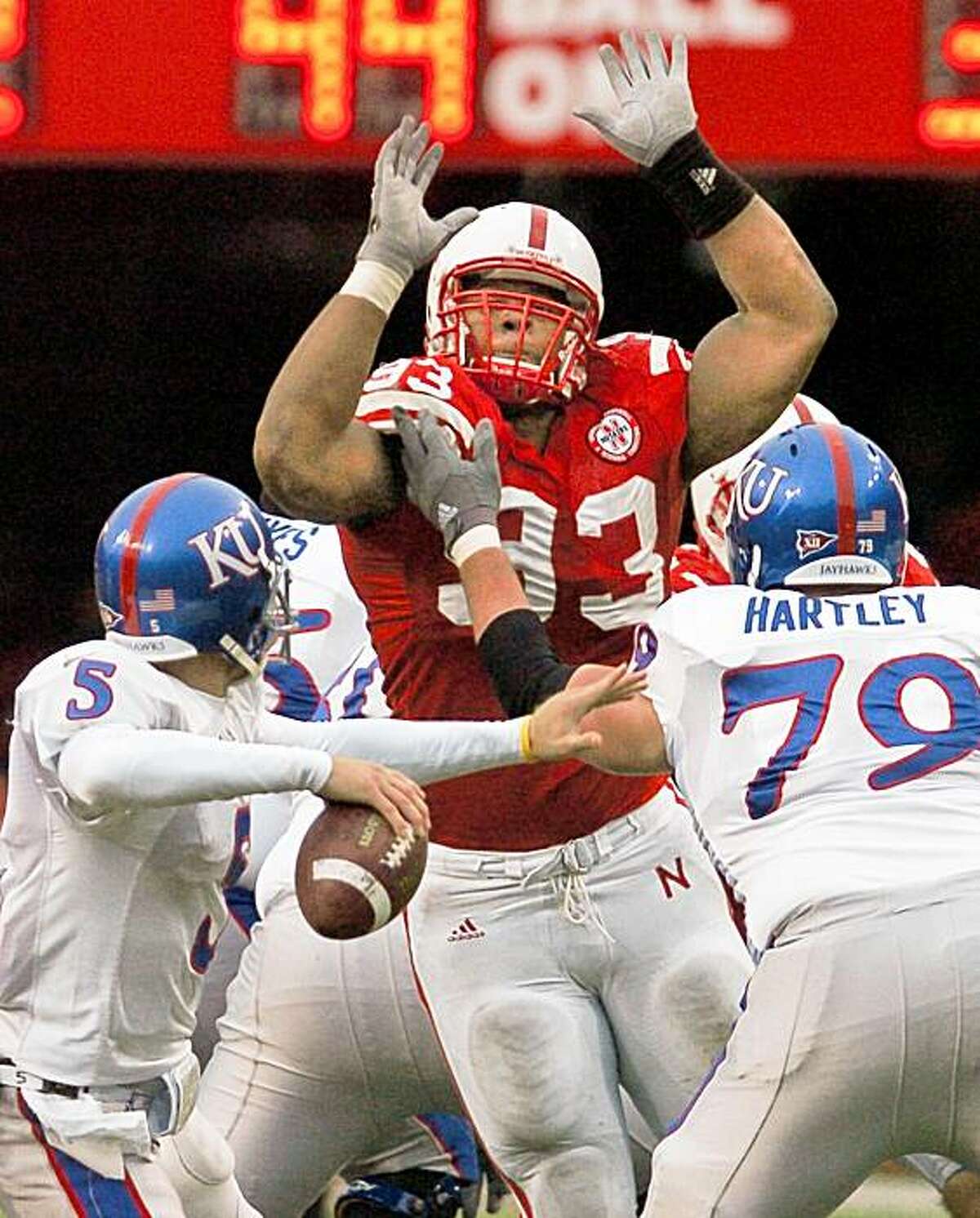 Ndamukong Suh's Nebraska Senior Season in Photos