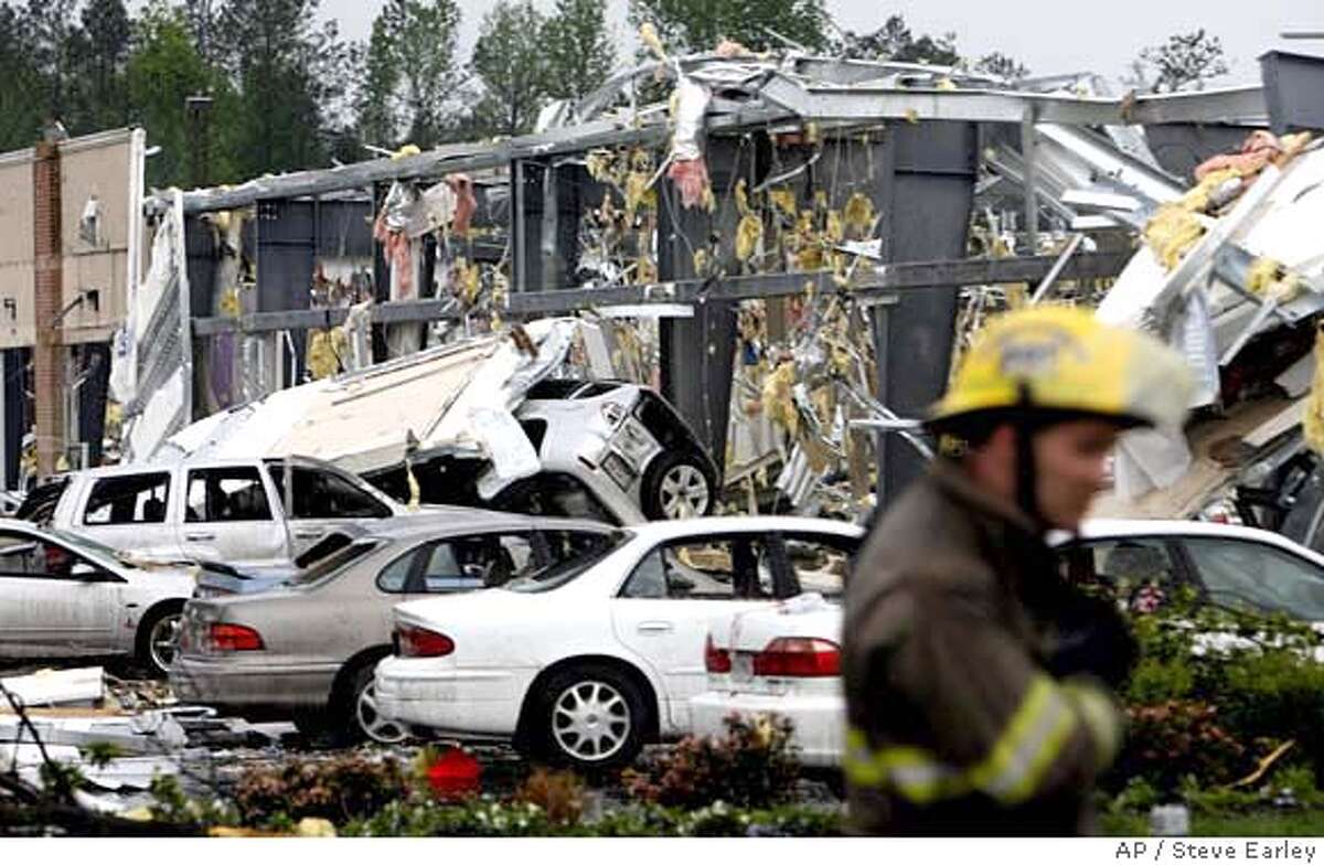 Virginia tornadoes injure hundreds