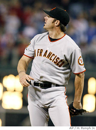 Aaron Rowand, Pat Burrell pace San Francisco Giants' 5-4 win over