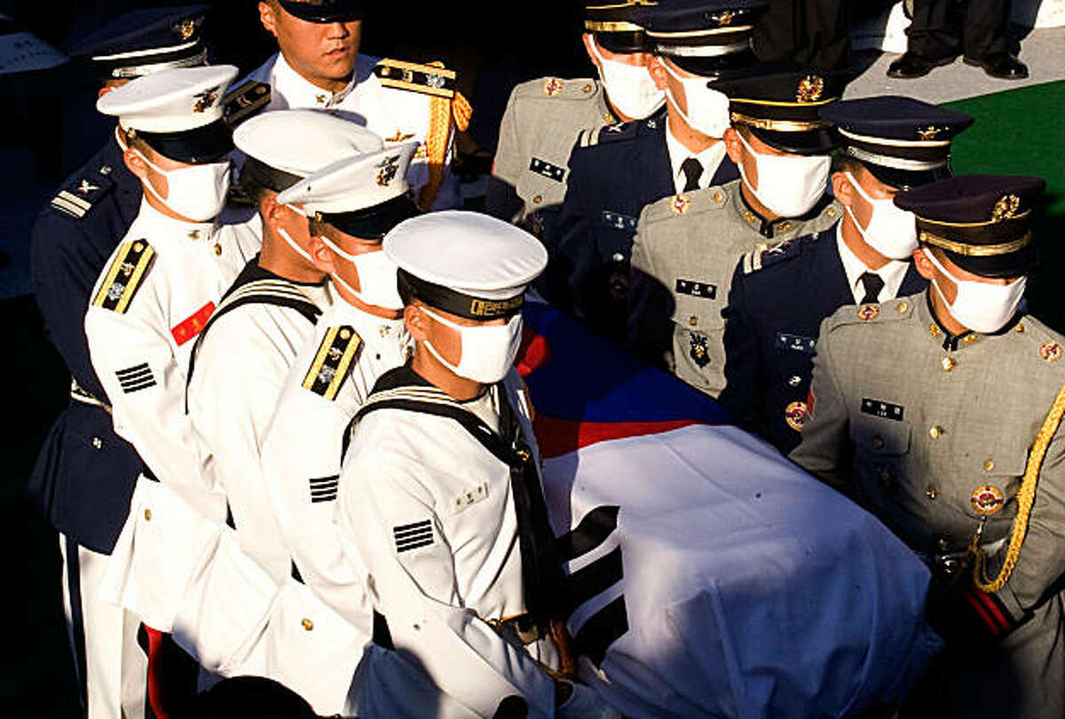 Exleader's funeral brings both Koreas to table