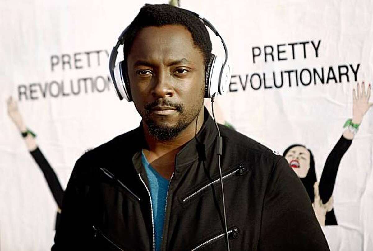 Black Eyed Peas go 'Boom Boom Pow' on charts