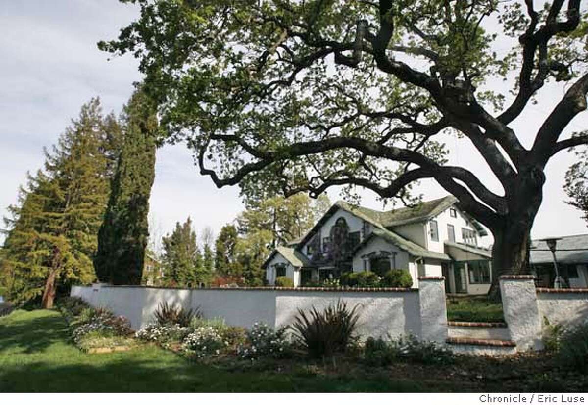###Live Caption:The oak tree next to the Lock family home at Stanford, Calif., photographed on Tuesday, March 25, 2008. It is well over a 100 years old before any home was built on the property. Photo by Eric Luse / San Francisco Chronicle###Caption History:The oak tree next to the Lock family home at Stanford, Calif., photographed on Tuesday, March 25, 2008. It is well over a 100 years old before any home was built on the property. Photo by Eric Luse / San Francisco Chronicle###Notes:Name cq by source Lock###Special Instructions:MANDATORY CREDIT FOR PHOTOG AND SAN FRANCISCO CHRONICLE/NO SALES-MAGS OUT