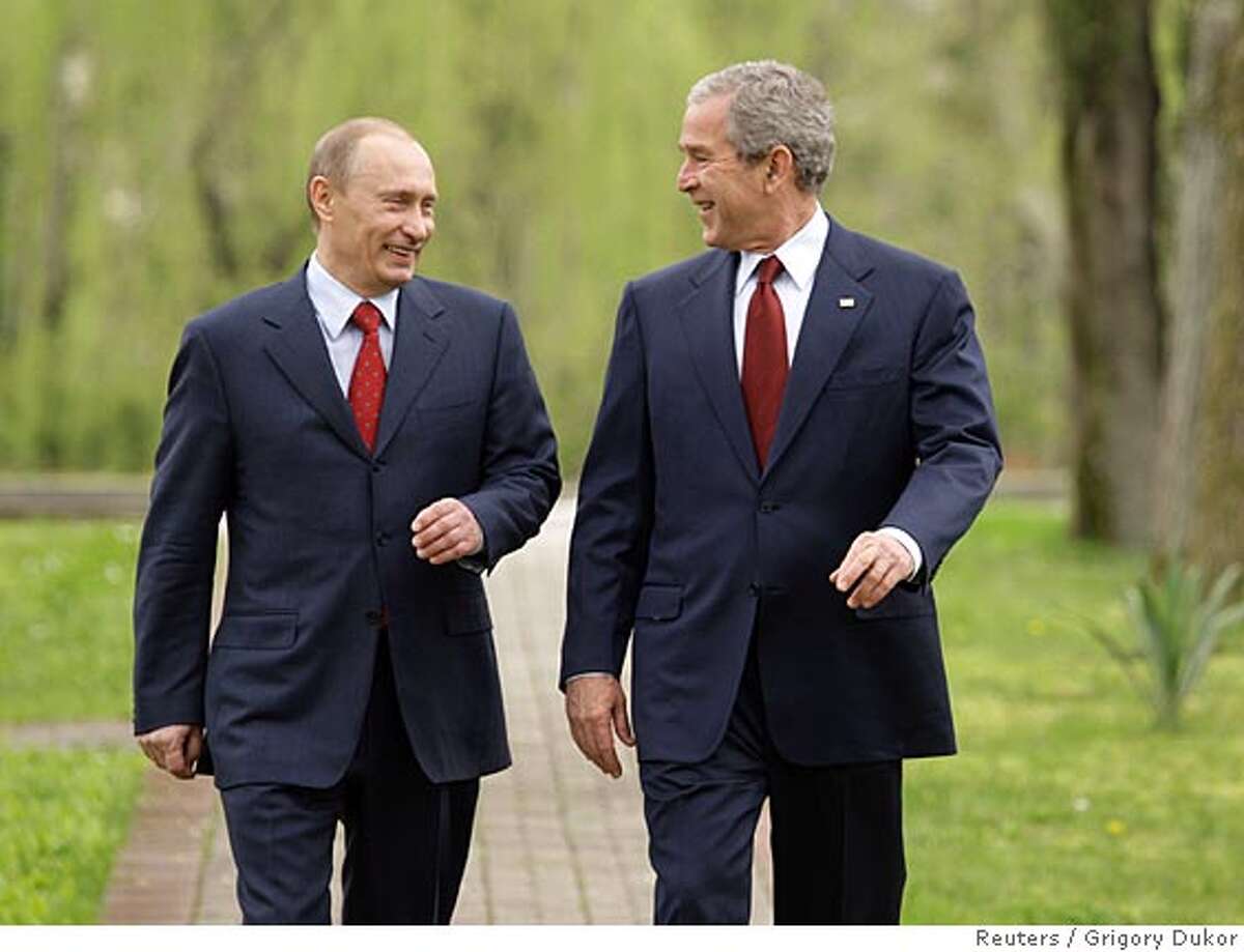 Bush and Putin close and still so far apart