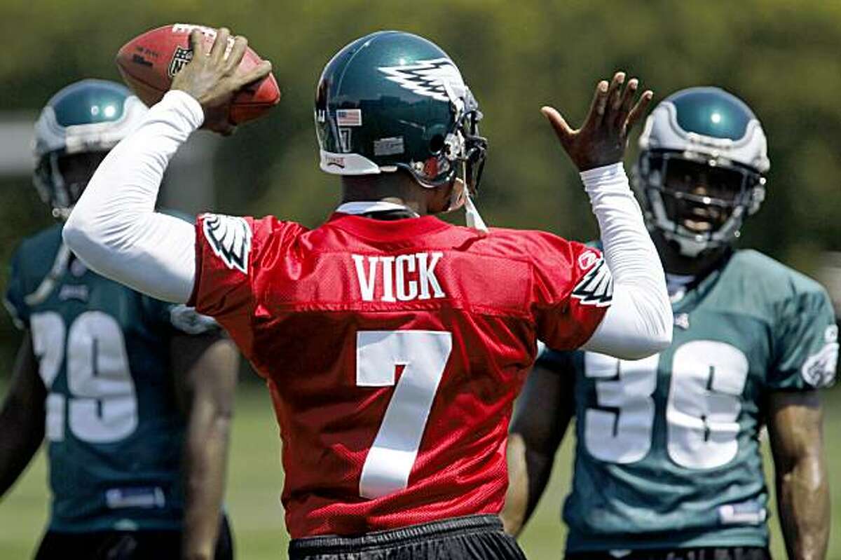 Philadelphia Eagles quarterback Michael Vick back at practice and