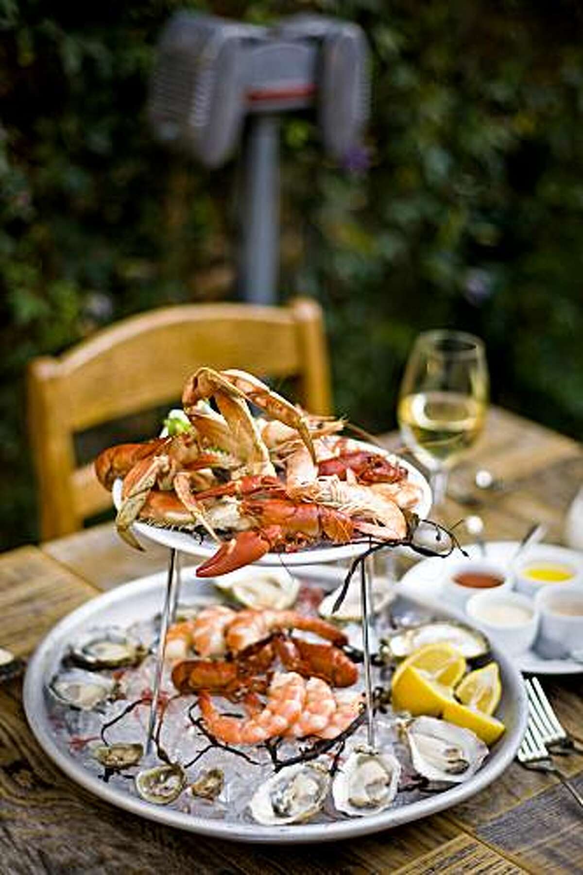 Seafood platters Surf's up!