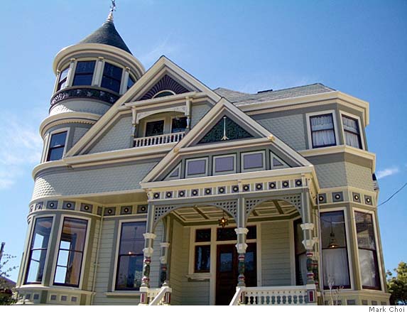 Queen Anne Victorian a regal deal in Berkeley