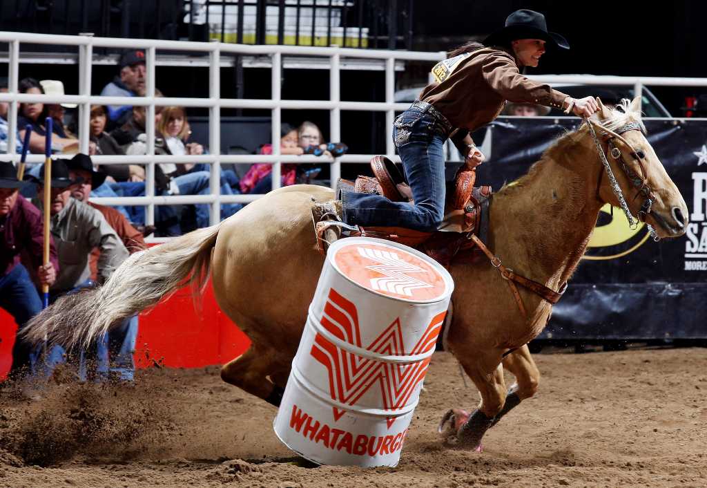 Barrel racer Steffes has lots to smile about