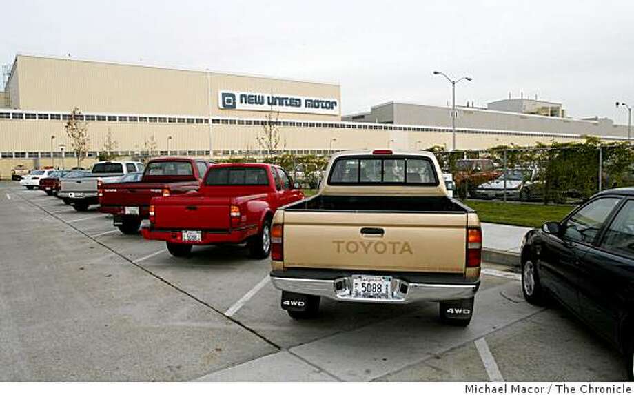Gm Plans To Quit Nummi Plant Sfgate File Toyota Pick Up Trucks And Corollas Are Parked Outside The Nummi Plant In