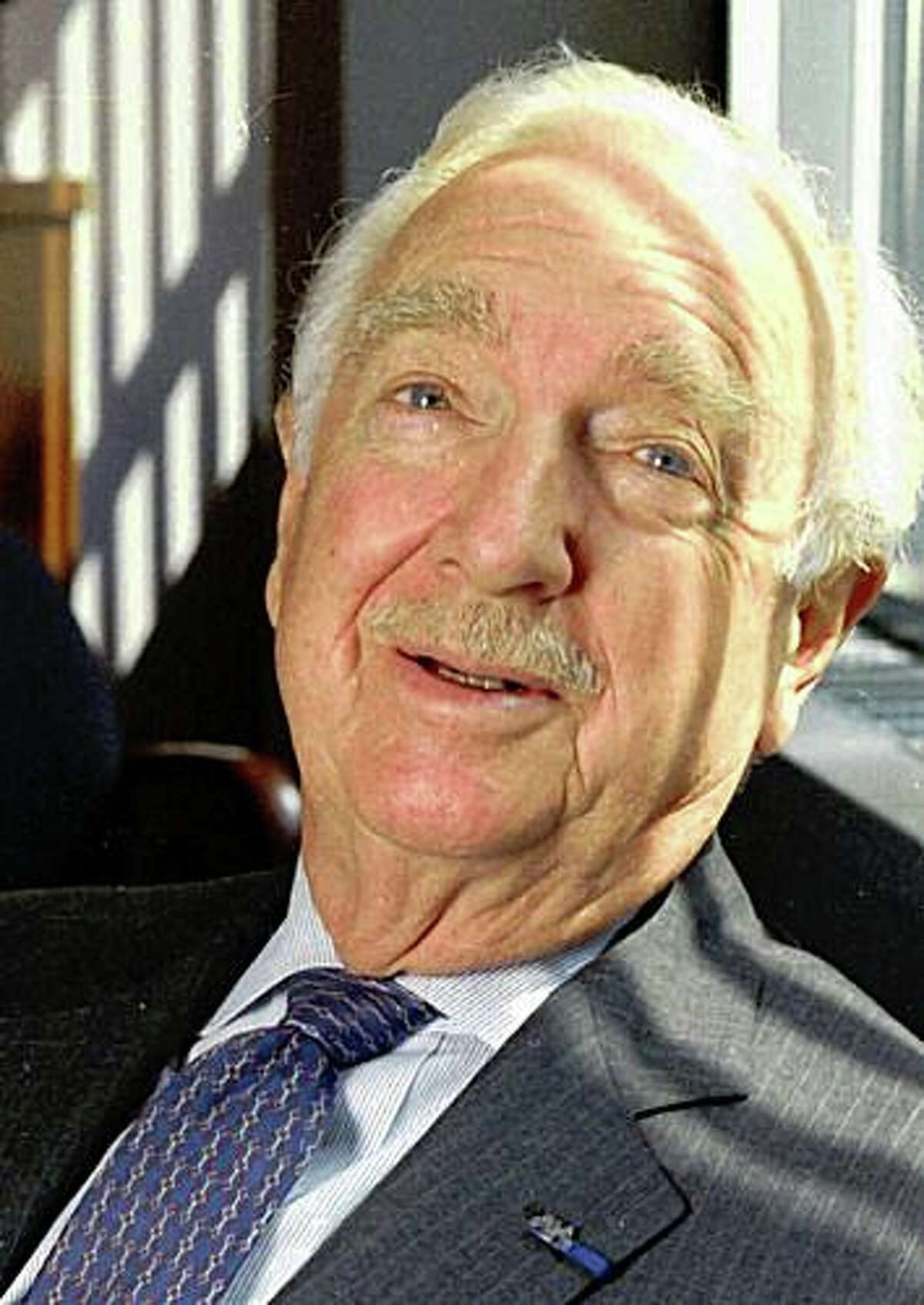 Iconic newsman Walter Cronkite dead at 92