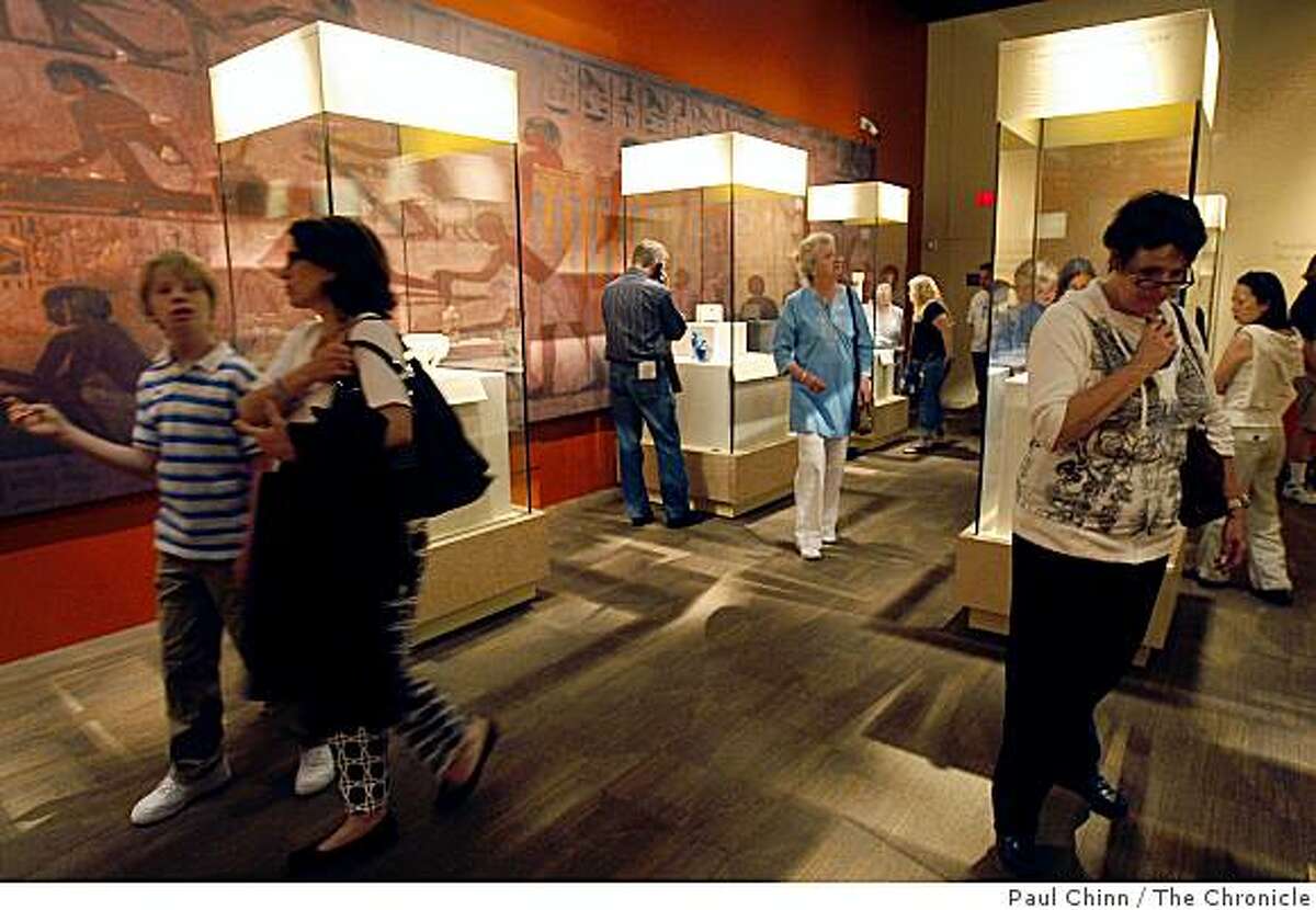 King Tut exhibit opens to the masses
