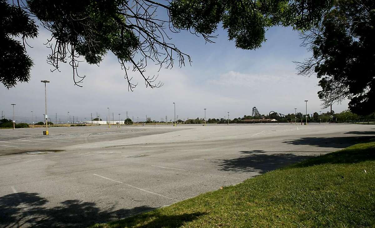 The overflow parking lot at the Great America theme park in Santa Clara is the site of a proposed new San Francisco 49er stadium.