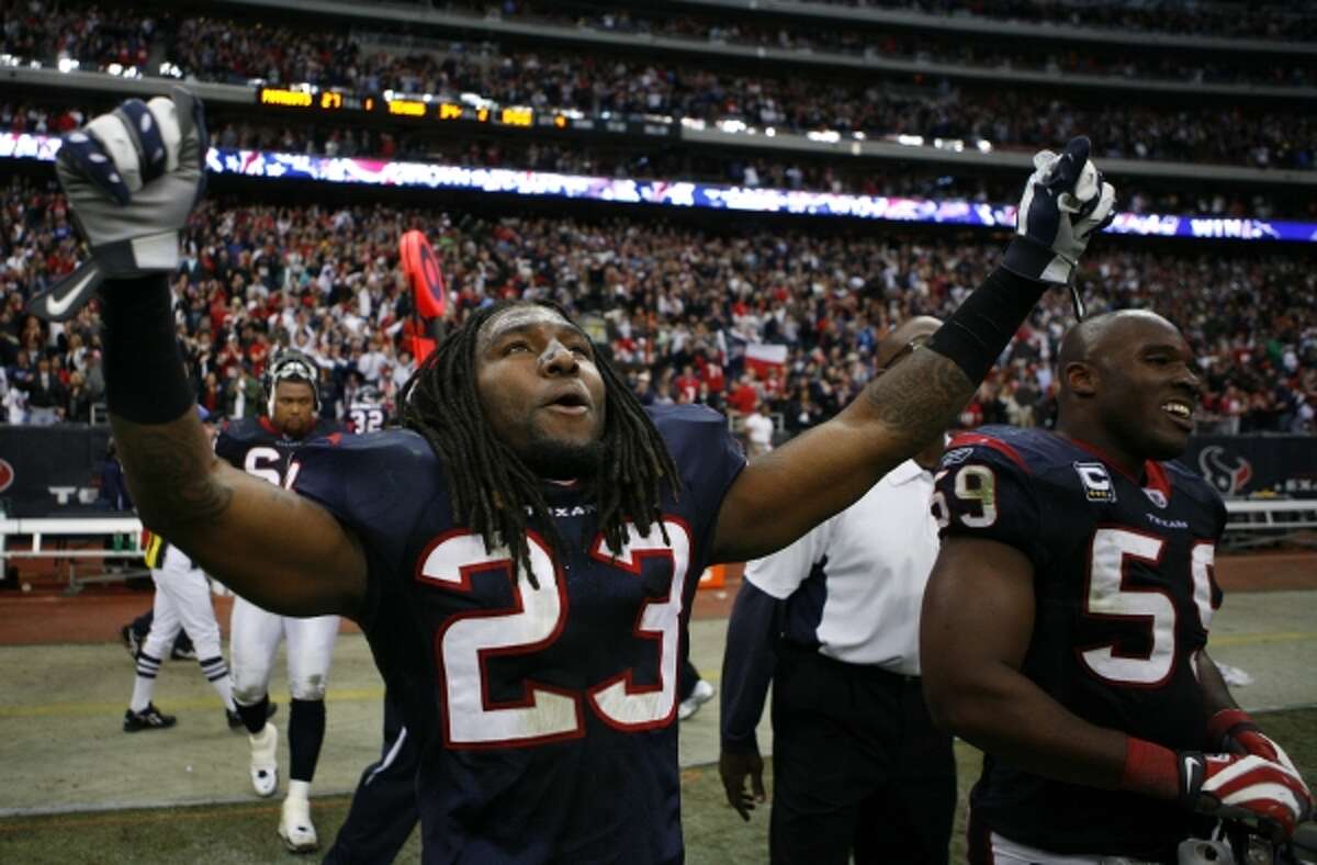 Cornerback Dunta Robinson (23) is the only layer the Texans have used a franchise tag on in their history. Click through the gallery to see this year's top unrestricted NFL free agents.