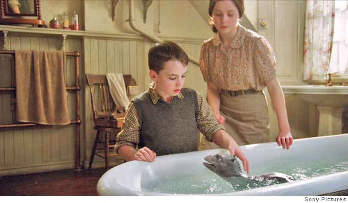 Review 'The Water Horse' about a boy, his Nessie and WWII