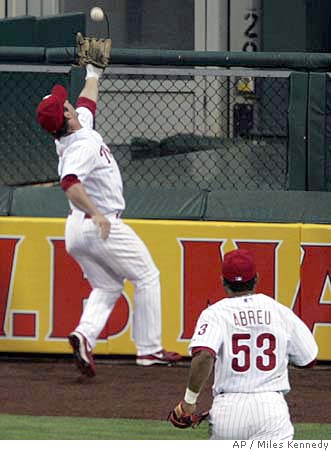 When Phillies' Aaron Rowand Broke His Nose Running Into Outfield