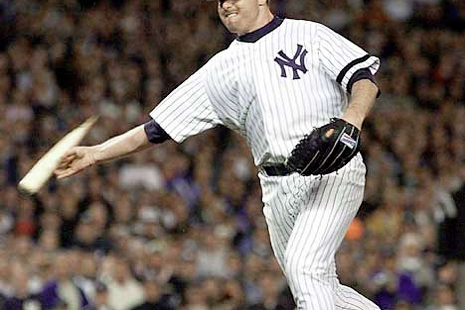 Clemens throws a bat at Piazza - Mets vs. Yankees, 2000 World