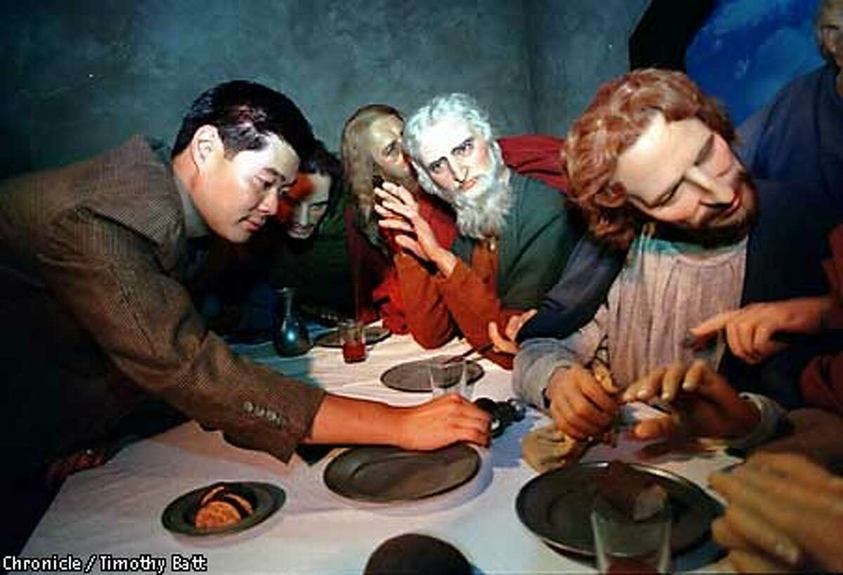 Wax Figures Move Into A New Home / Reopened museum puts icons in a more