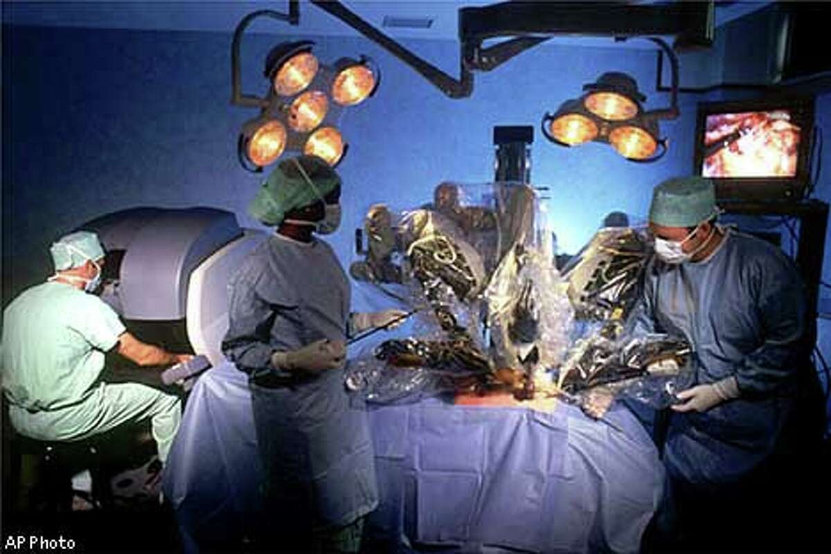 DIGITAL DOCTOR / Cutting-edge Robotic Device Could Revolutionize Surgery