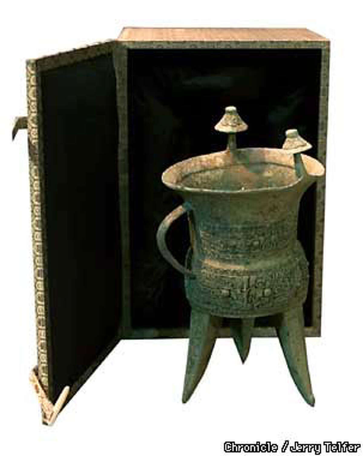 Antiques Overload Show / TV appraisals drive up owners' expectations