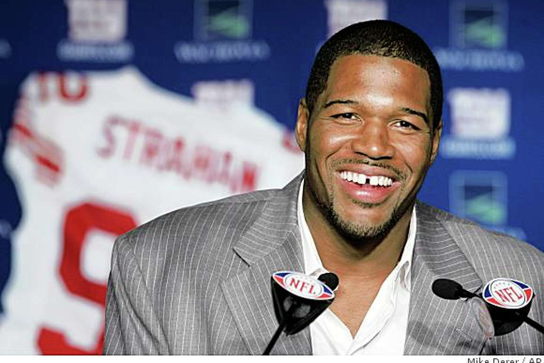 Giants Now: Strahan's No. 92 to be retired Sunday