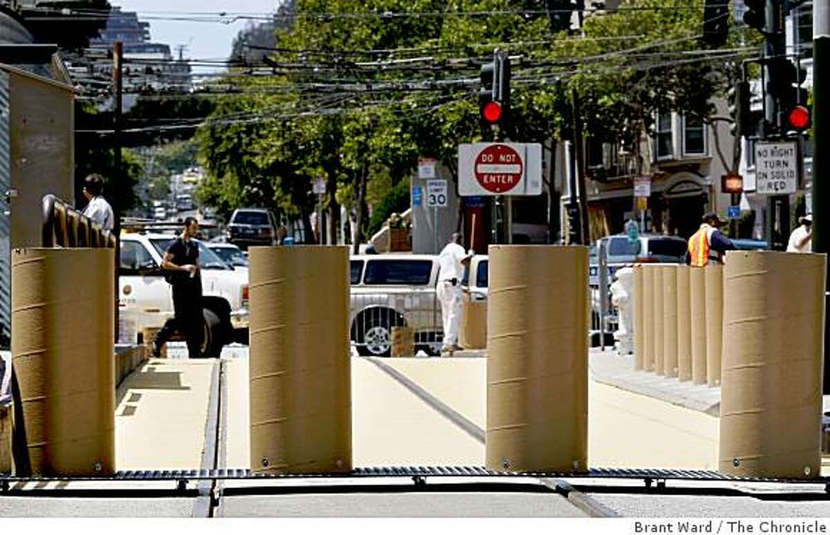 A series of tall planters, which can be rolled out of the way for emergency vehicles, will block cars from entering the plaza. A small stretch of 17th Street near Castro will be turned into a trial pedestrian plaza, and a no-car zone.