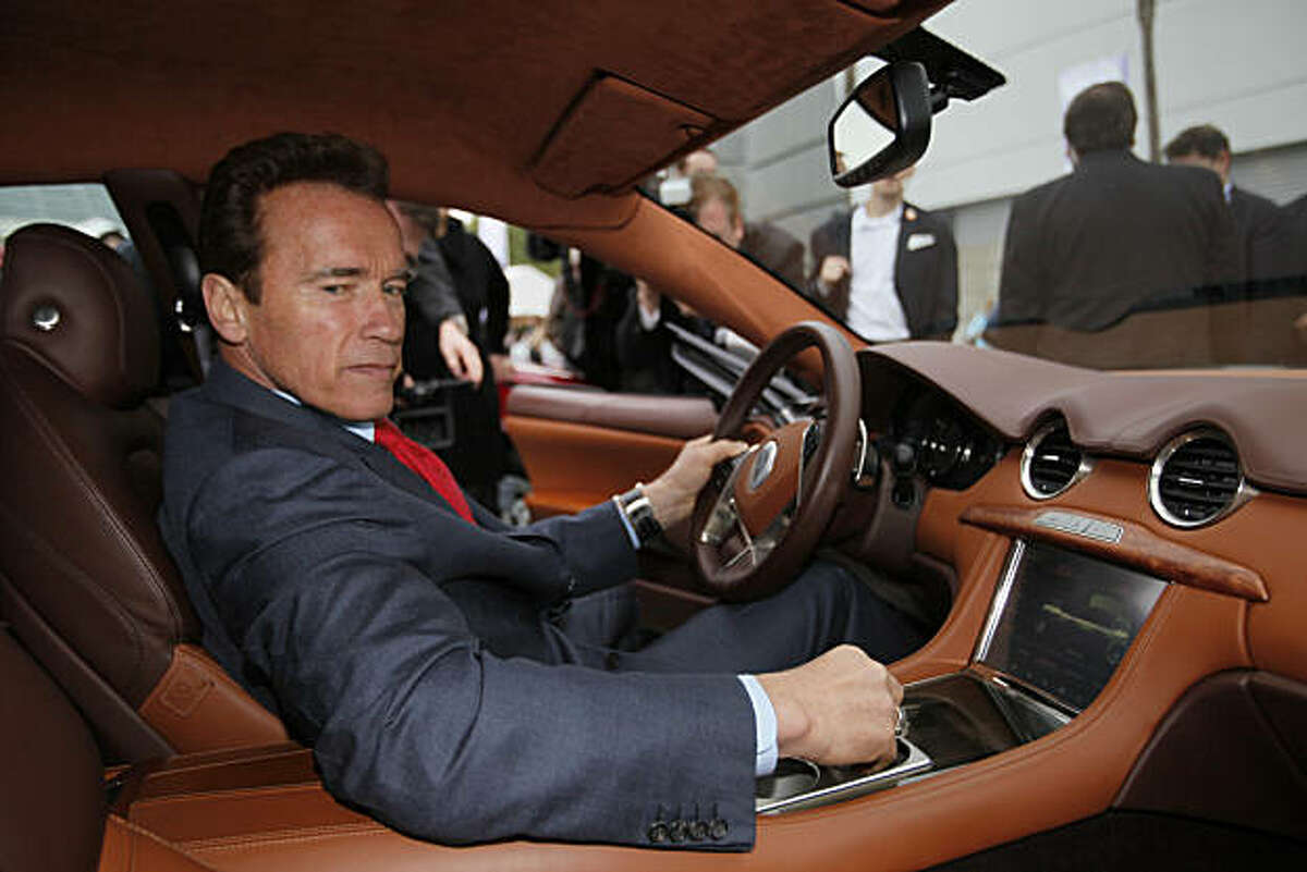 Schwarzenegger makes last push to shape his legacy