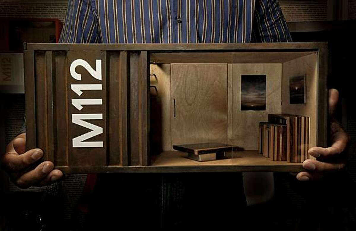 1:12 Scale Mid Century Modern Designer Club Chair Interior Miniature Dollhouse REAC Design Interior Collection