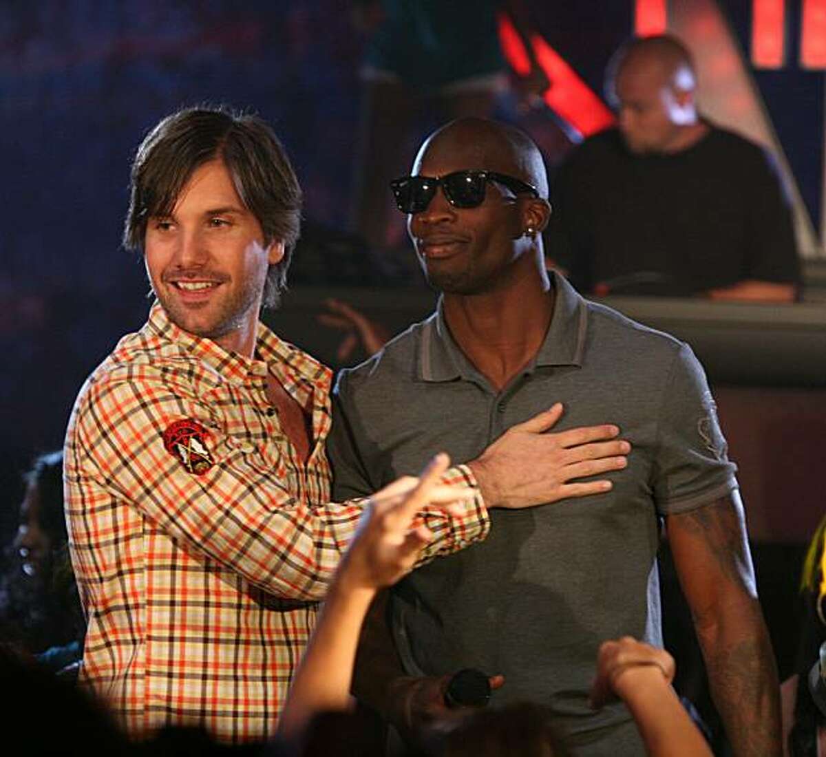 THE LEAGUE: L-R: Jon Lajoie and Chad Ochocinco on the season premiere of THE LEAGUE airing Thursday, September 16, 10:30 PM