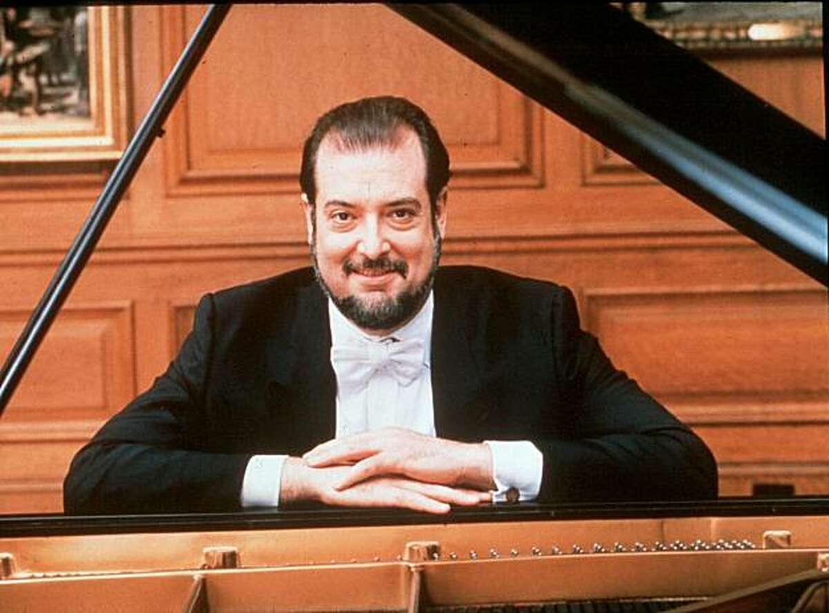 Pianist Garrick Ohlsson performs Prokofiev and Tchaikovsky with conductor Michael Tilson Thomas with the San Francisco Symphony.