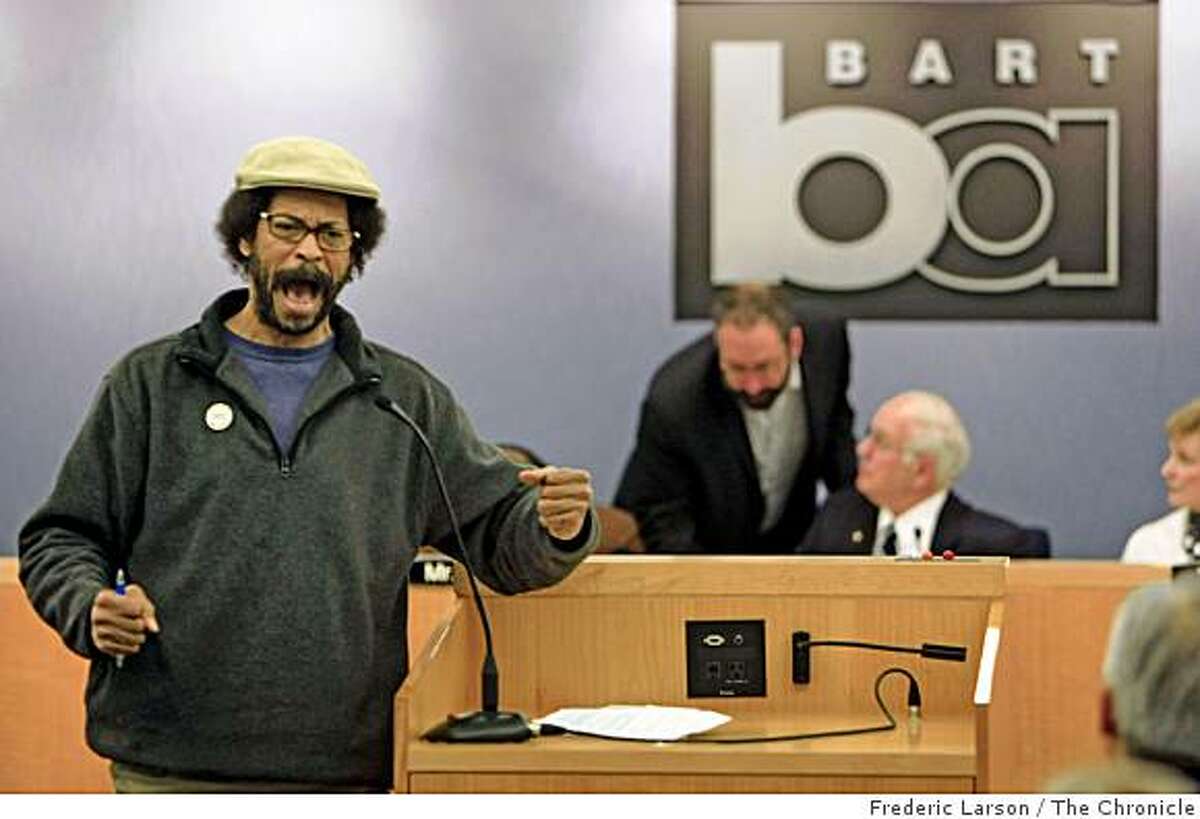 Charles DuBois voices (left) his opinion concerning the shooting death of Oscar Grant on New Year's Day at the Fruitville BART Station during a public BART board meeting at their headquarters in Oakland Calif., on January 12, 2009.