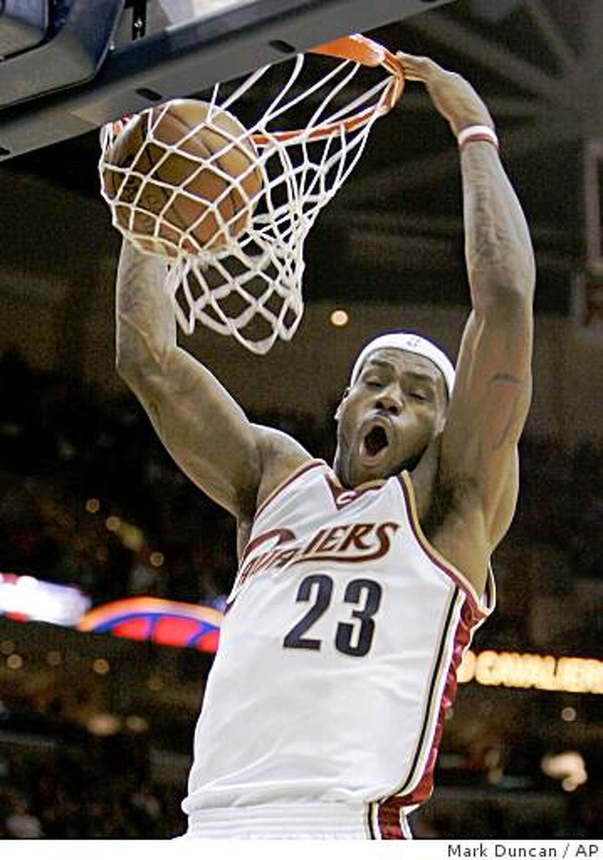 Cavs extend record streak