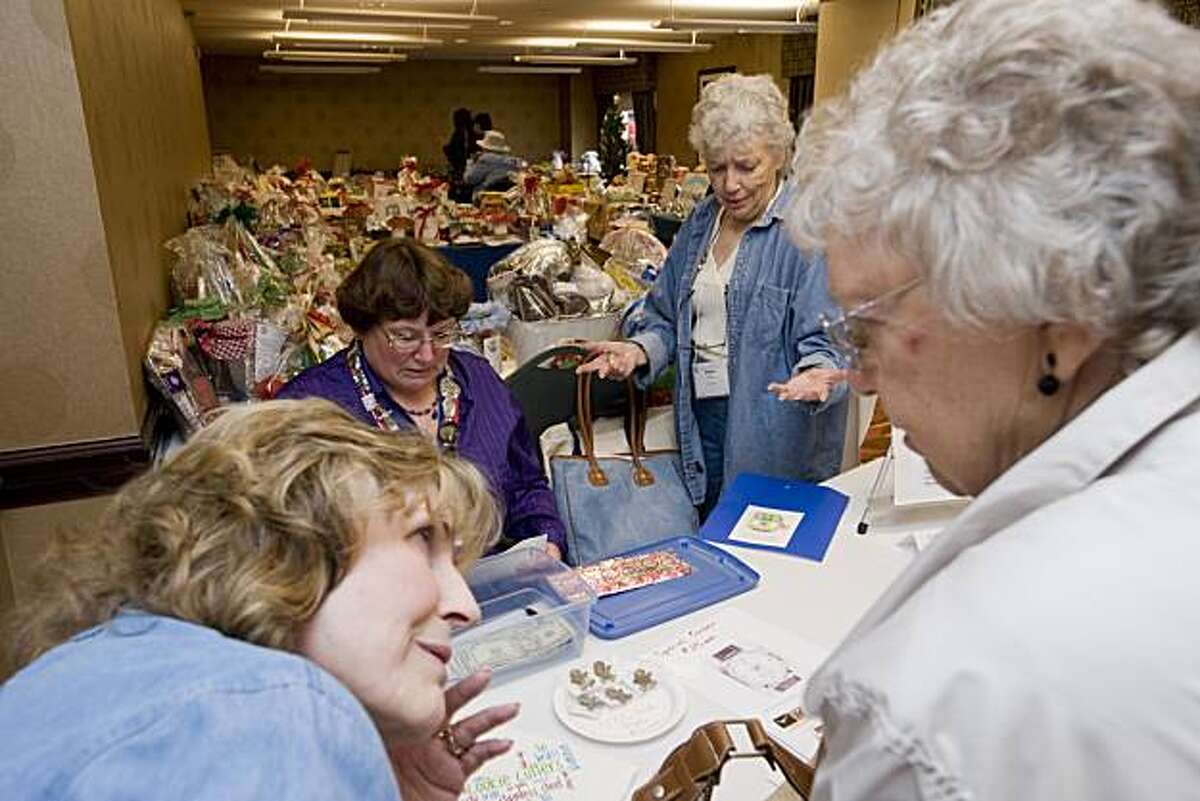 Cookie cutter convention breaks the mold