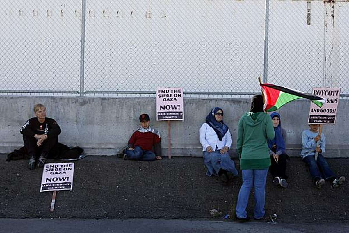 Hundreds in Oakland protest Gaza blockade