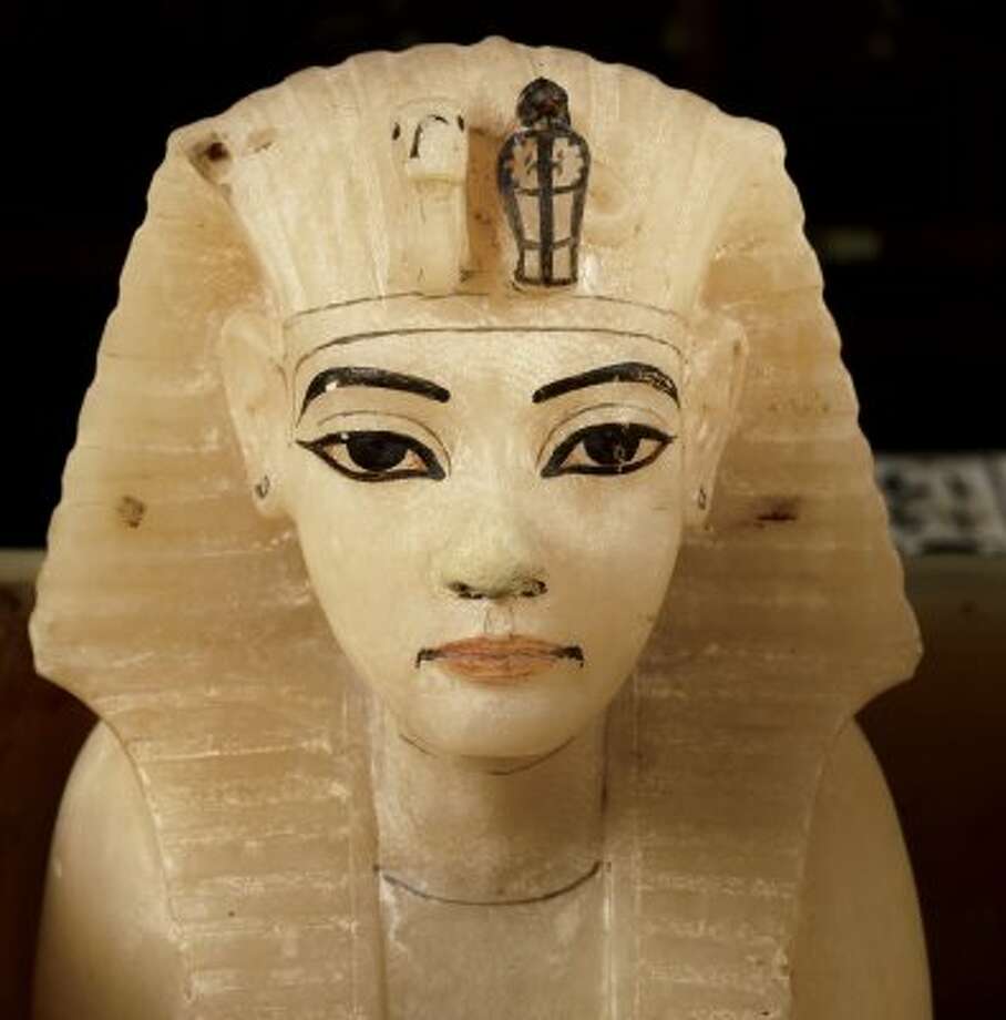 King Tutankhamun Knife Made From Meteorite Iron Houston Chronicle 