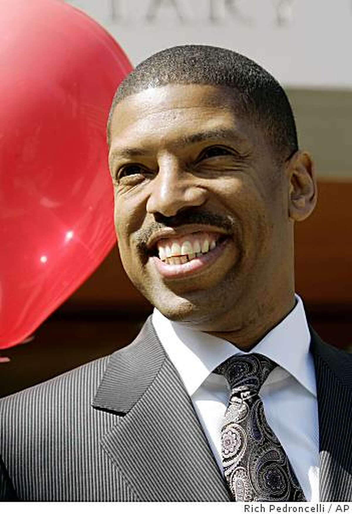 Former Cal and professional basketball star Kevin Johnson has beaten Sacramento Mayor Heather Fargo in the race for mayor of the city.