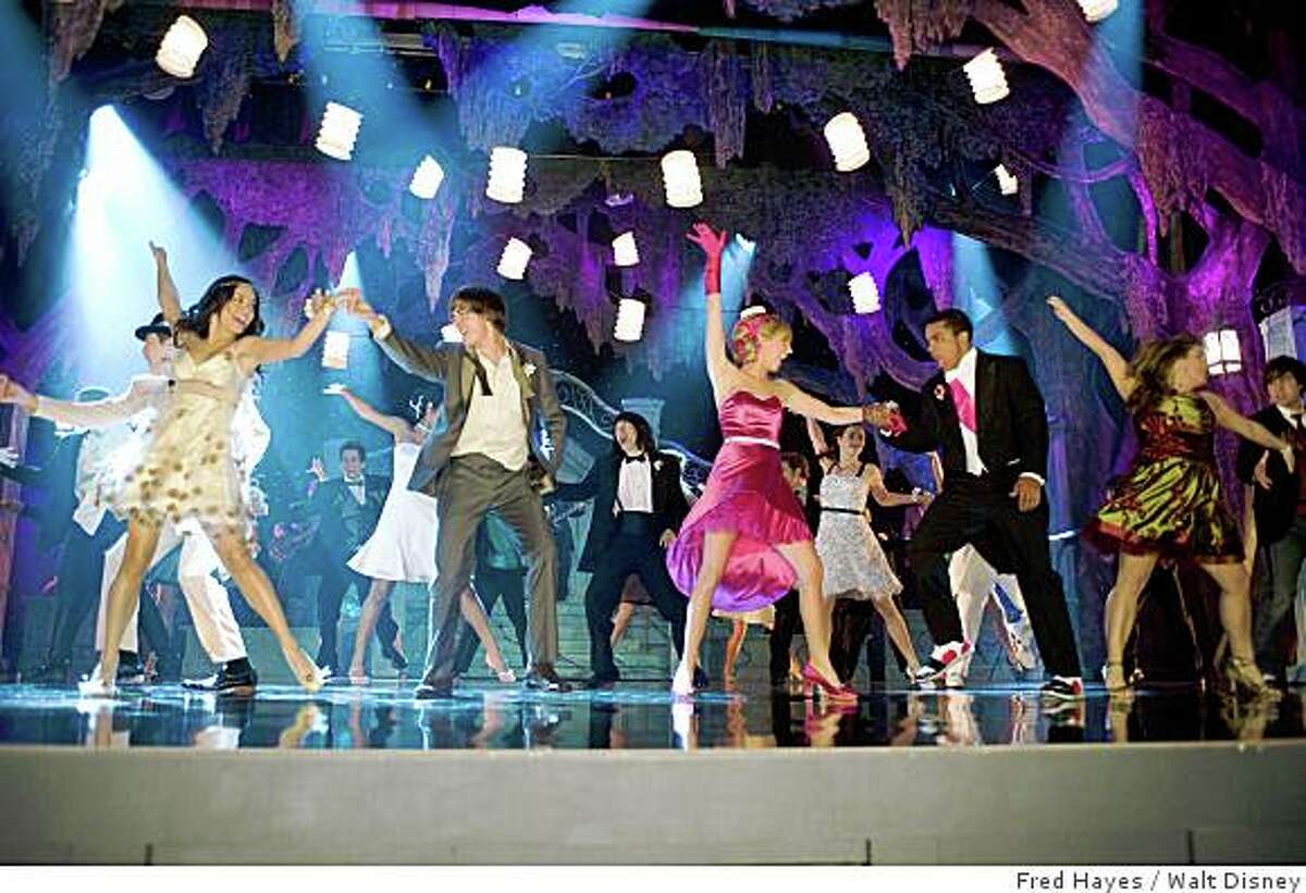 "High School Musical"Left to right: VANESSA HUDGENS, ZAC EFRON, ASHLEY TISDALE, JASON WILLIAMS "HIGH SCHOOL MUSICAL 3"Left to right: VANESSA HUDGENS, ZAC EFRON, ASHLEY TISDALE, JASON WILLIAMSPh: Fred Hayes�Disney Enterprises, Inc. All rights reserved.