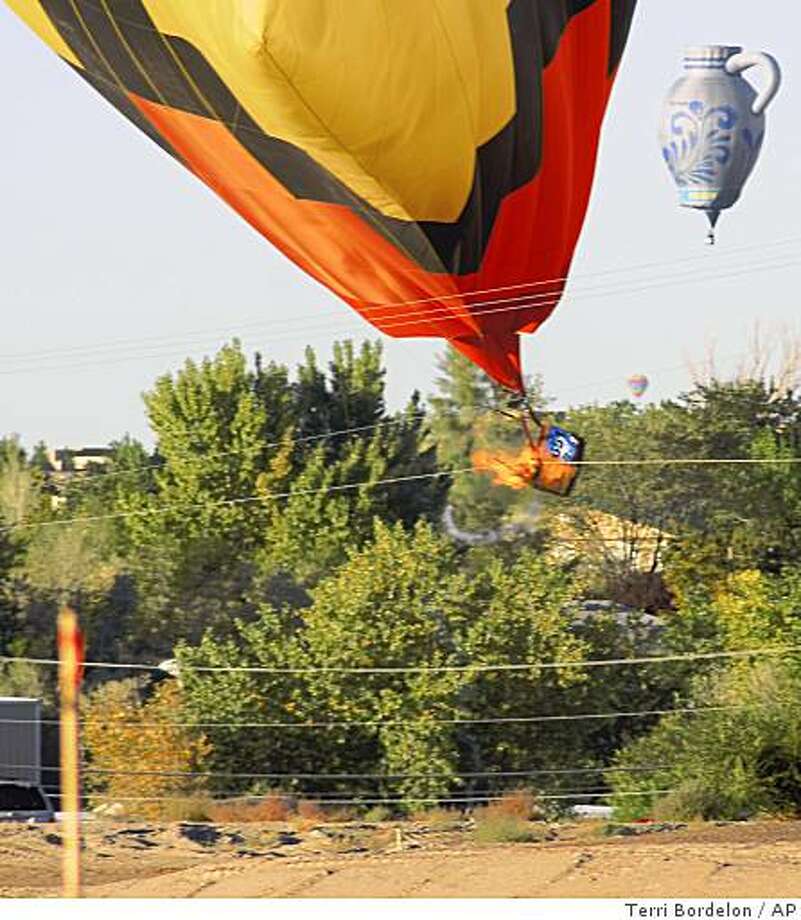 Hot air balloon crash kills man in New Mexico SFGate