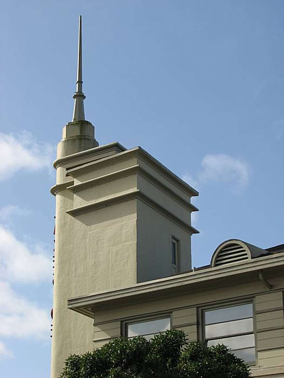 Colonial topped by a scifi twist