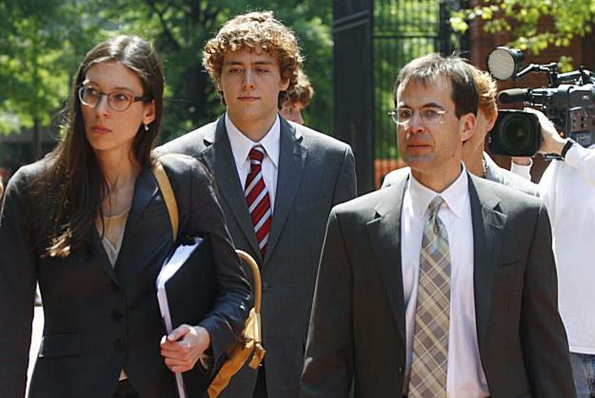Sarah Palin Testifies In Yahoo! E-Mail Hacking Case : The 
