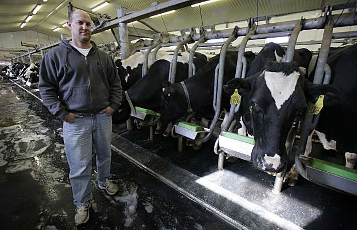 Lowercost states lure California dairies
