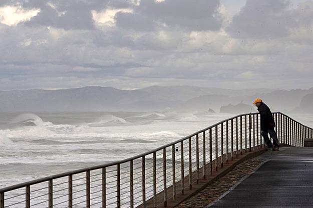 Several Beaches Close Because Of Tsunami Advisory