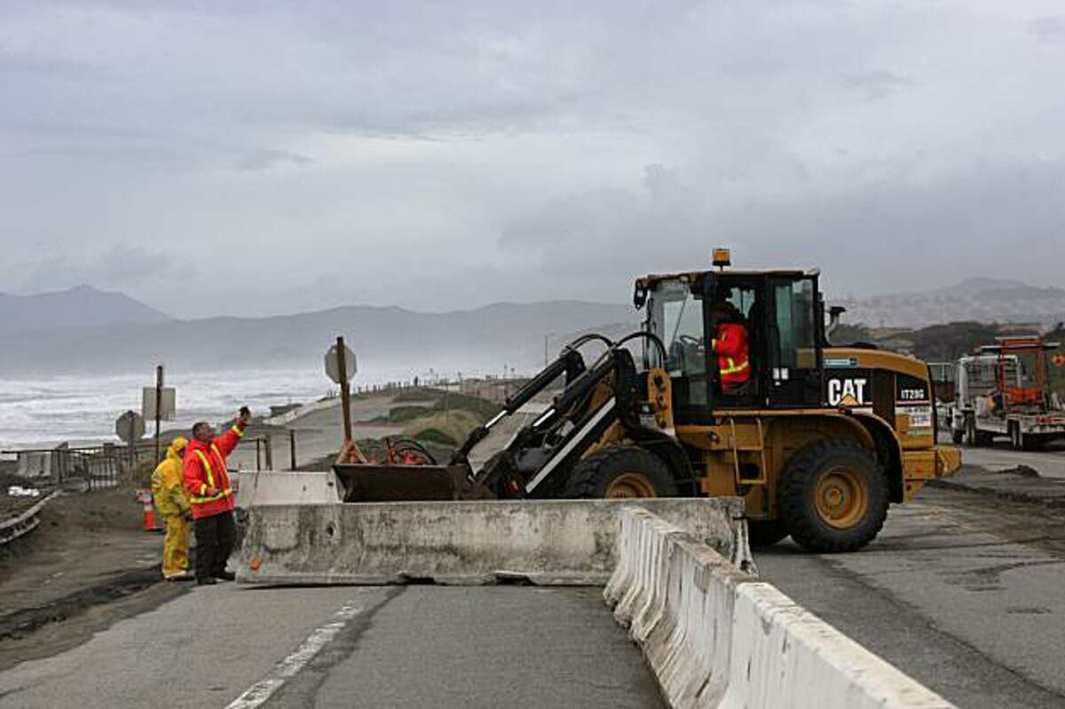Erosion forces closure of Great Highway lanes