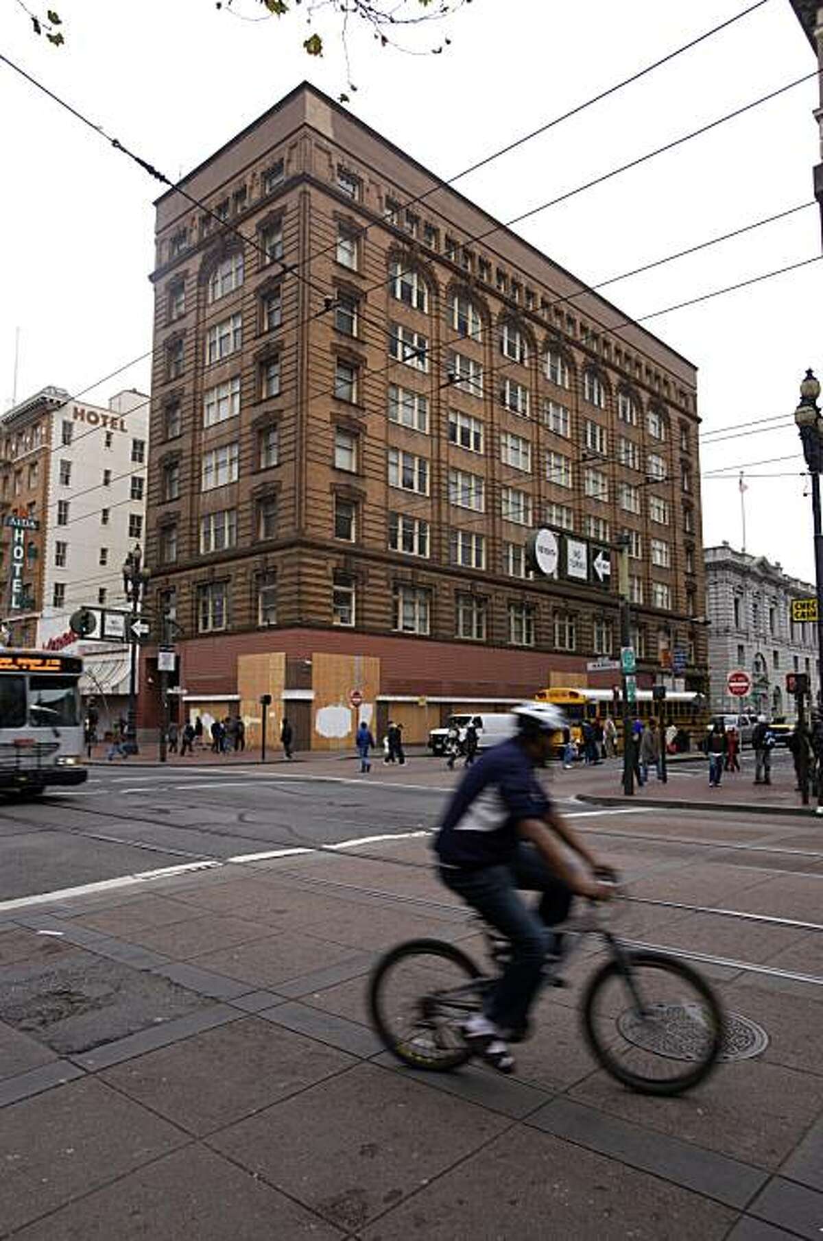 The Grant Building at 7th and Market Streets in San Francisco, Calif. is seen on Friday, Jan. 15, 2010. The building is the subject of a city anti-blight campaign. While historically it housed office tenants, the current developer wants to remake it into a youth hostel, restaurant and bar.