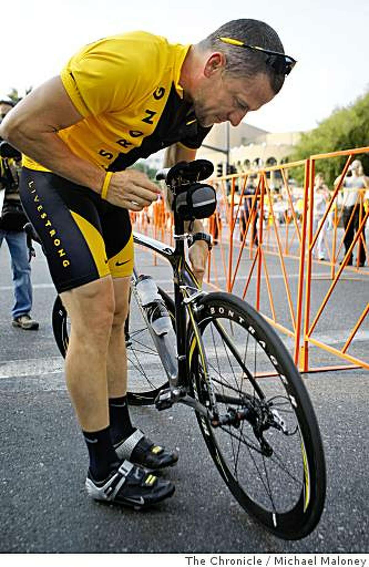 lance armstrong livestrong spin bike