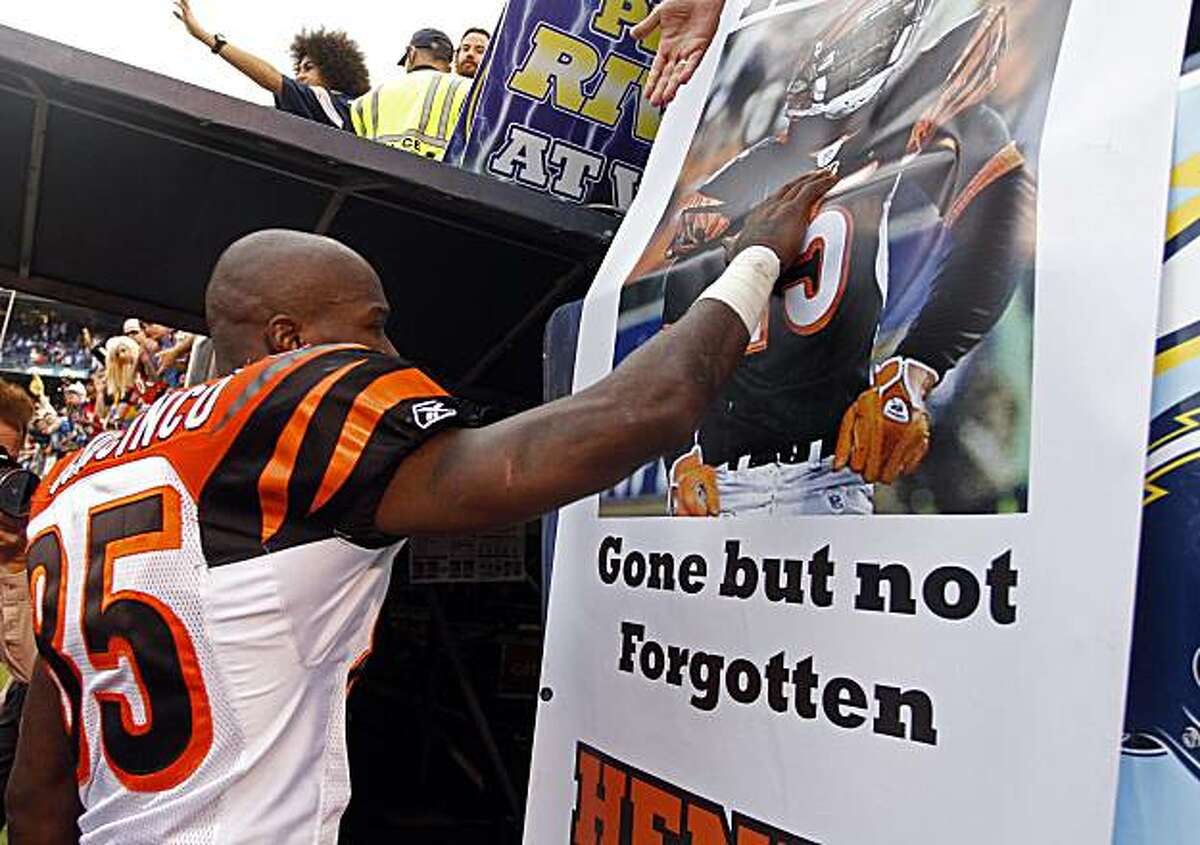 Chris Henry funeral: Fiancee of Bengals receiver speaks at service 