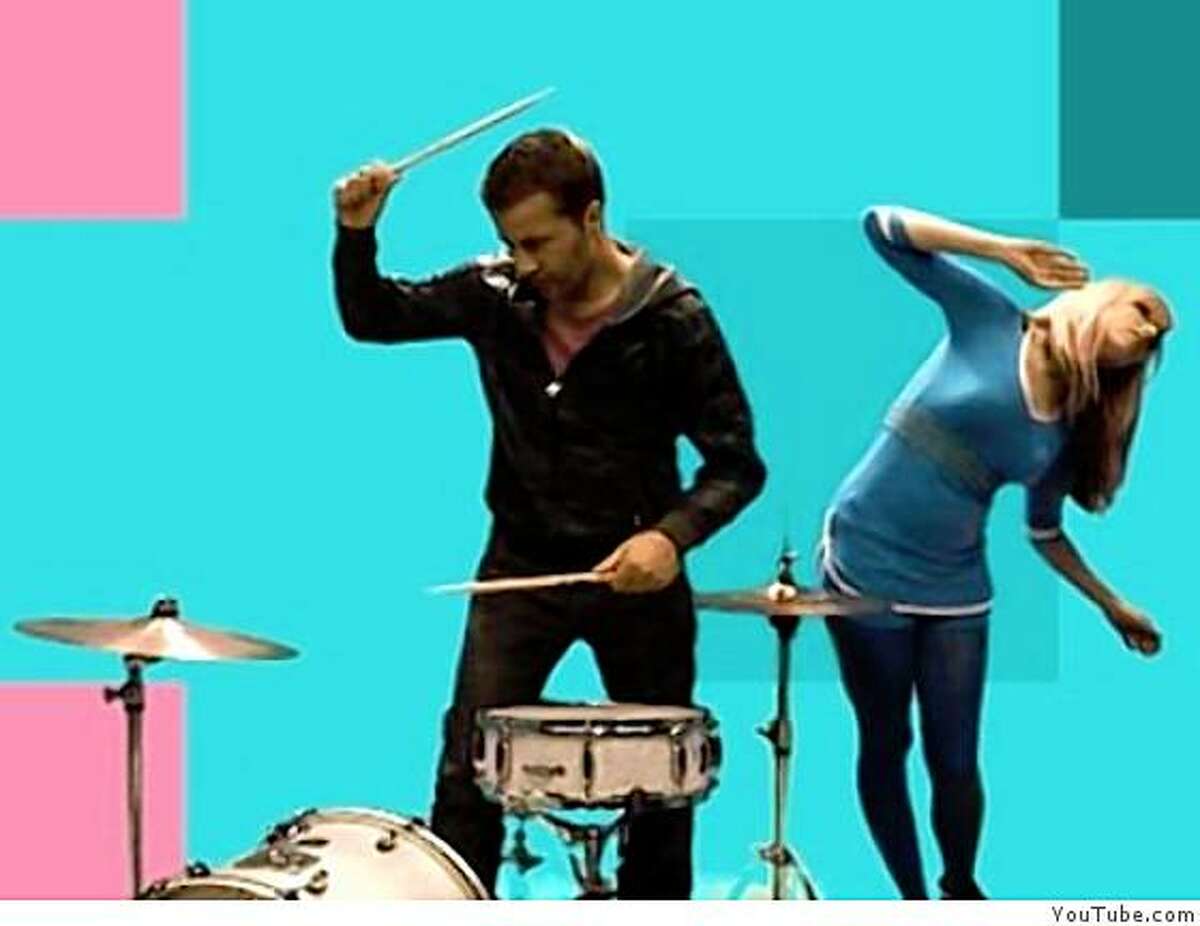 The Ting Tings in the video for "Great DJ."