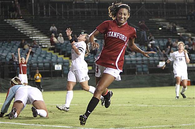Stanford women's soccer aims for first title, perfect season