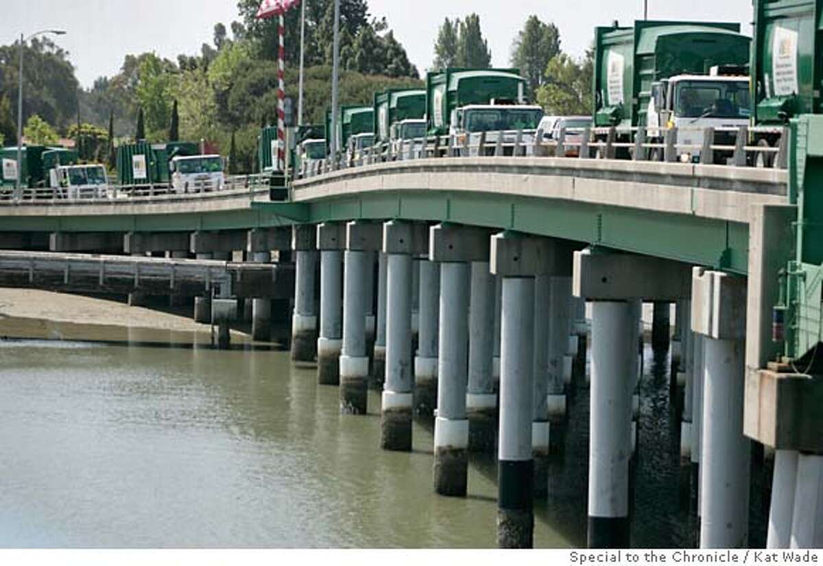 Garbage truck drivers mourn colleague