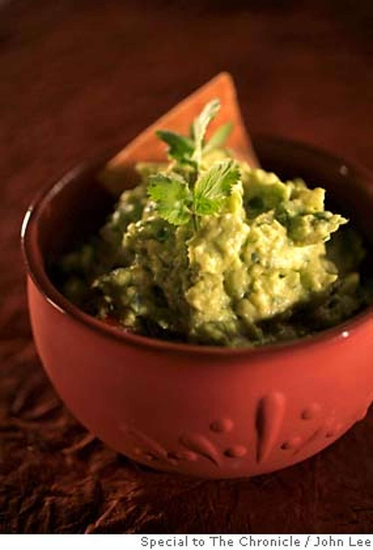 ###Live Caption:SOUTH30_09_JOHNLEE.JPG APRIL 24, 2008: Guacamole for Jacqueline Higuera McMahan's South to North column on Cinco de Mayo. BY JOHN LEE / SPECIAL TO THE CHRONICLE###Caption History:SOUTH30_09_JOHNLEE.JPG APRIL 24, 2008: Guacamole for Jacqueline Higuera McMahan's South to North column on Cinco de Mayo. BY JOHN LEE / SPECIAL TO THE CHRONICLE###Notes:###Special Instructions: