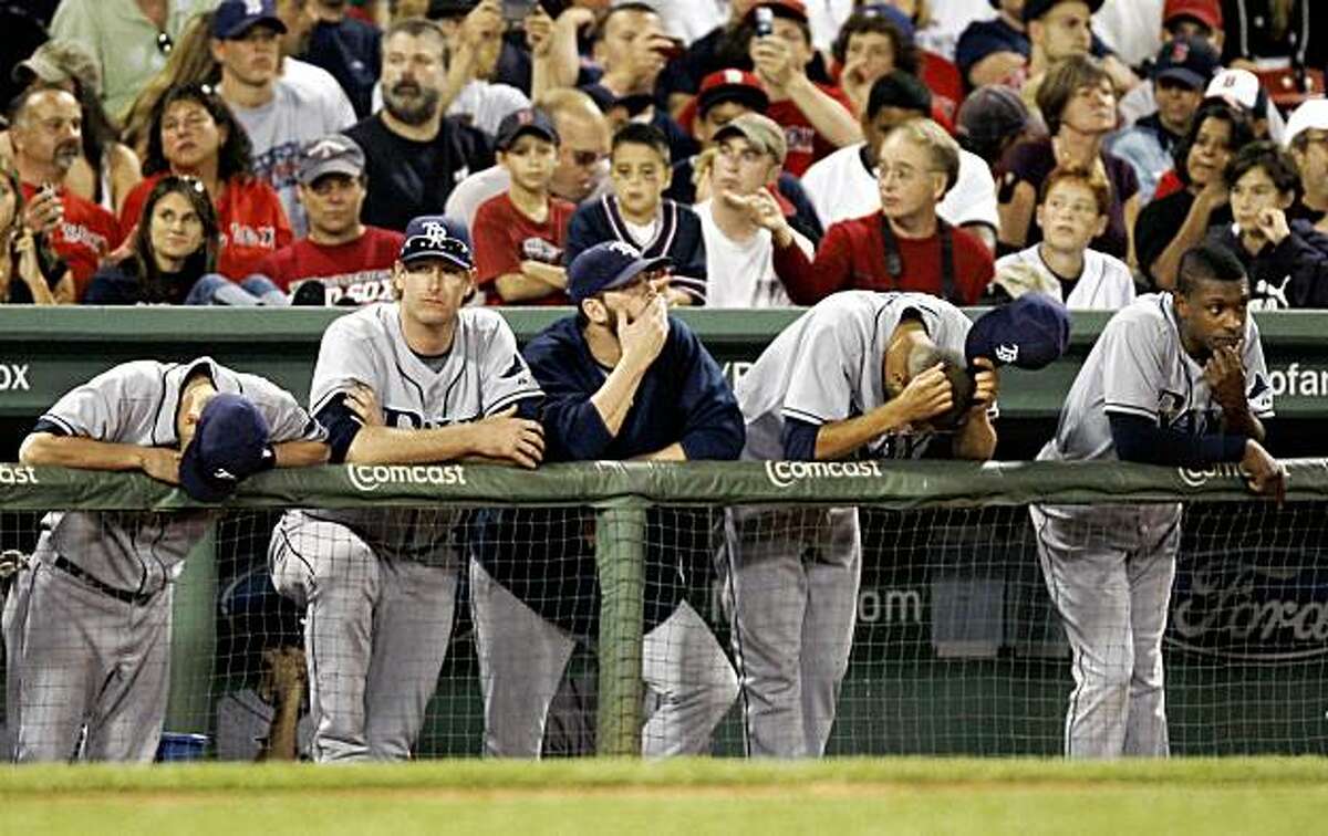 Phillies soaring, Rays snoring